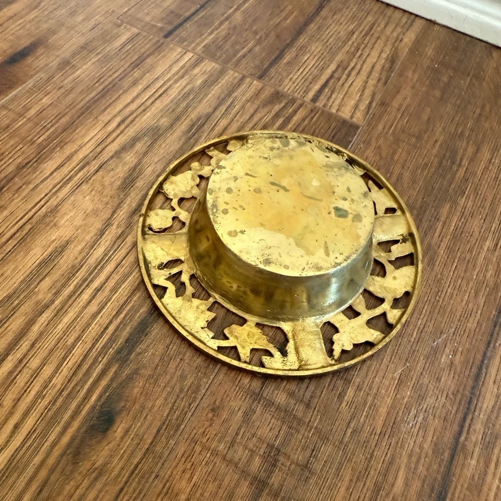 Vintage Chinese Brass Gold Ashtray Flower Cutouts Floral - Picture 4 of 6
